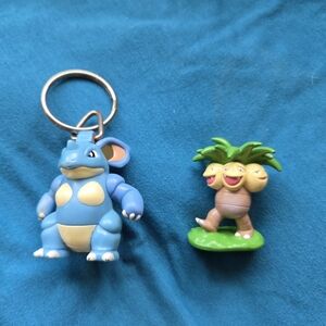 Pokemon Blue Nidoqueen Keychain & Exeggutor Figure Set